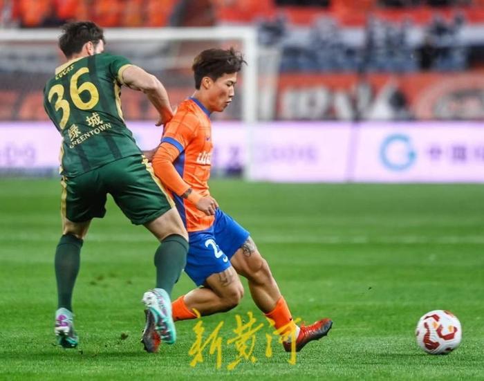 关于泰山开场5分钟连进两球，德布劳内防线形同虚设！的信息